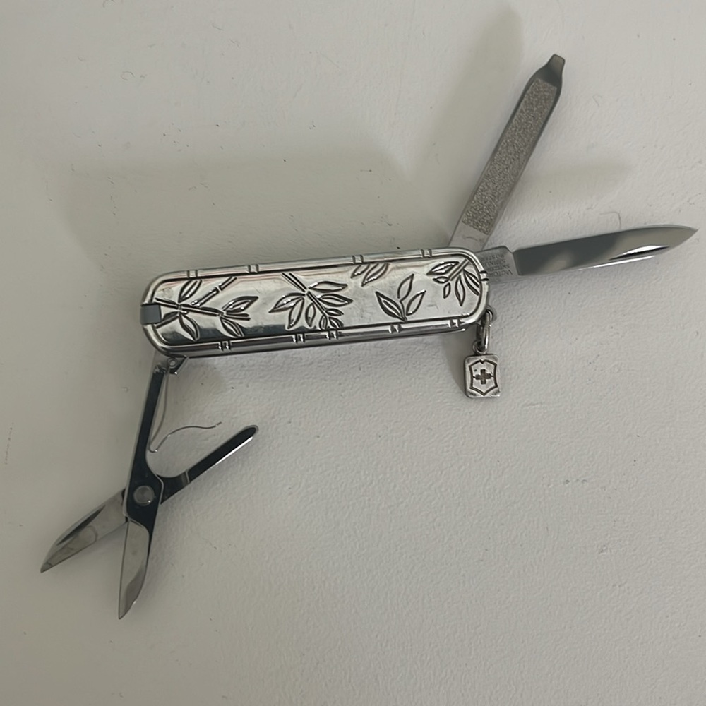 Tiffany & Co Silver bamboo Swiss army pocket knife Victorinox ✂️ 🔪 rare auth